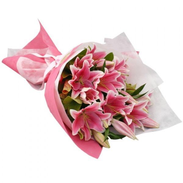 Pink lilies bouquet product952